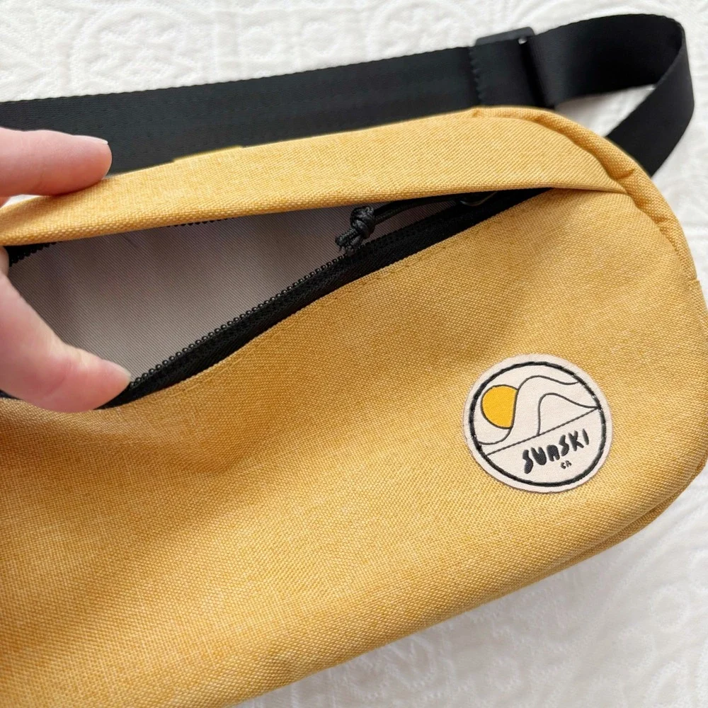 Sunski Type-1 Fun Sling Crossbody‎ Bag, Yellow